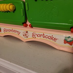 Vintage Strawberry Shortcake Sweet Scents Kitchen Play Toy