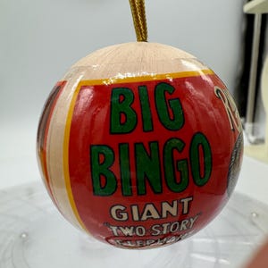 Adorno navideño del circo Tiger Circus Ball de Ringling Brothers and Barnum y Bailey de 1982.