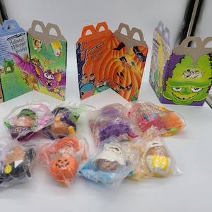 McDonald&#39;s Halloween Chicken Mcnuggets 1992 Mint in Pack & 3 Halloween Happy Meal-dozen. Afzonderlijk verkocht!