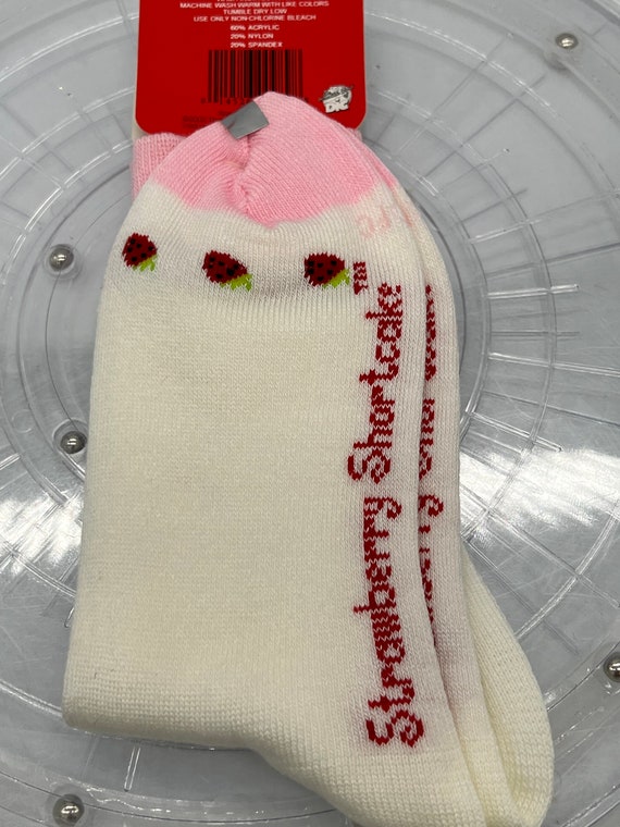 2002 Strawberry Shortcake Ladies Socks with Pink … - image 6