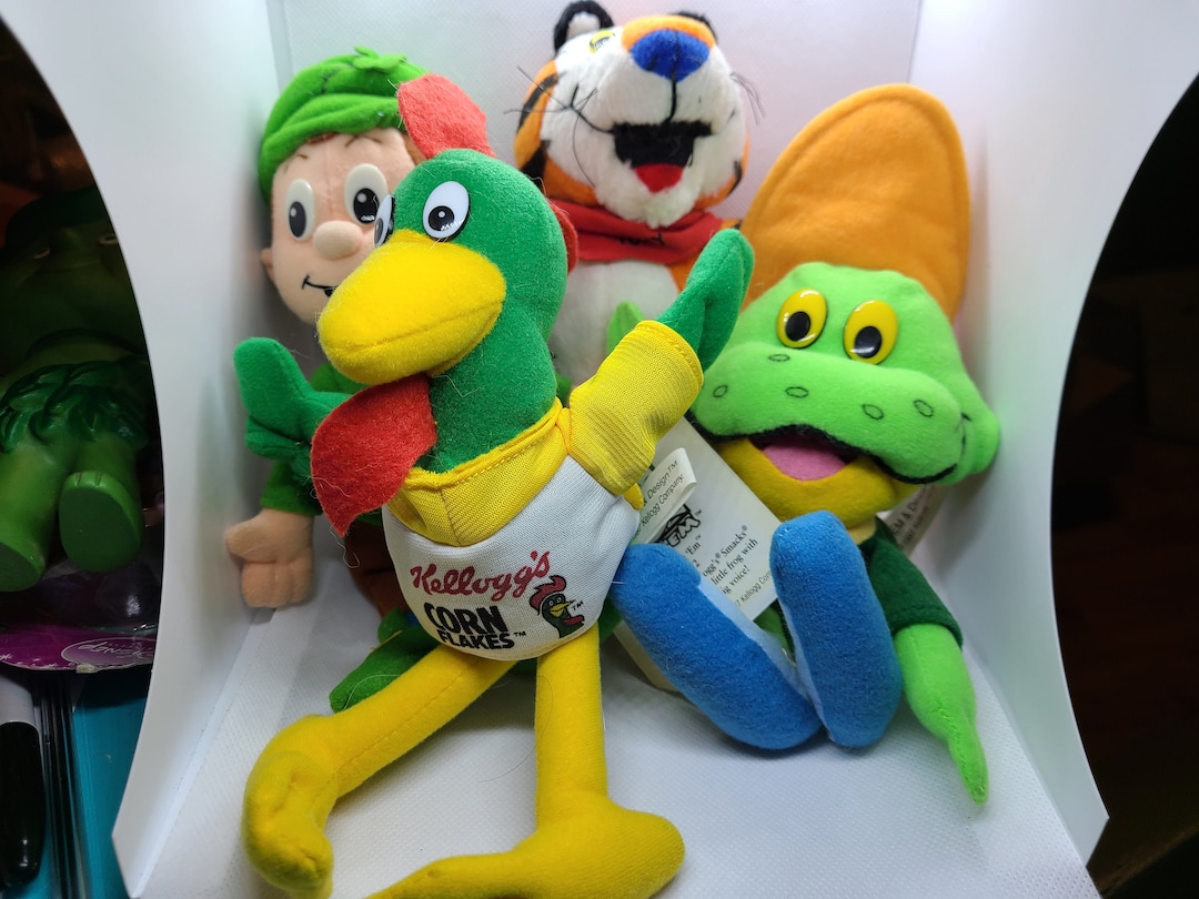 Vintage 1997 Kellogg's Cereal Plush Characters: Lucky Charms, Corn
