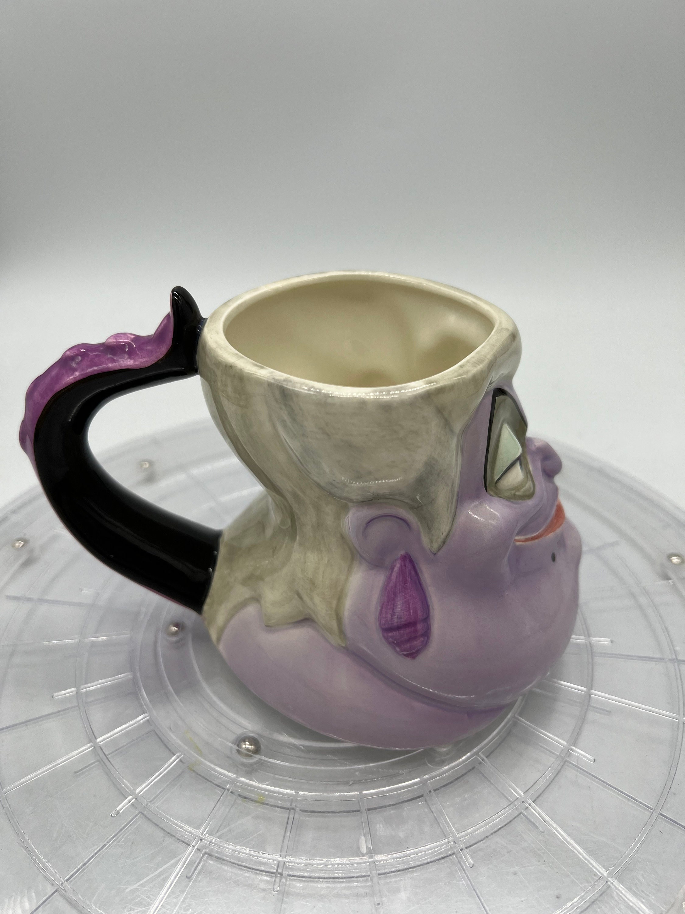 Paladone Ursula Mug - Taza de café de cerámica con licencia oficial de  Disney, 16.9 fl oz