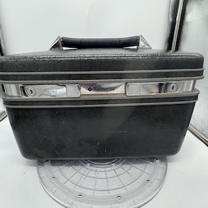 Vintage Samsonite Grey Make Up suitcase.  Vintage suitcase hard shell.