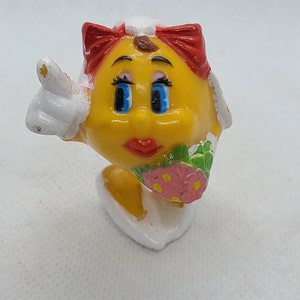 Vintagrle 1980s Wedding Mrs.Pacman PVC Toy.