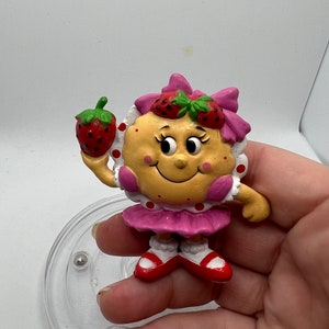 IHOP Susie Strawberry International House Of Pancakes Vintage PVC Figure 2.5&quot;