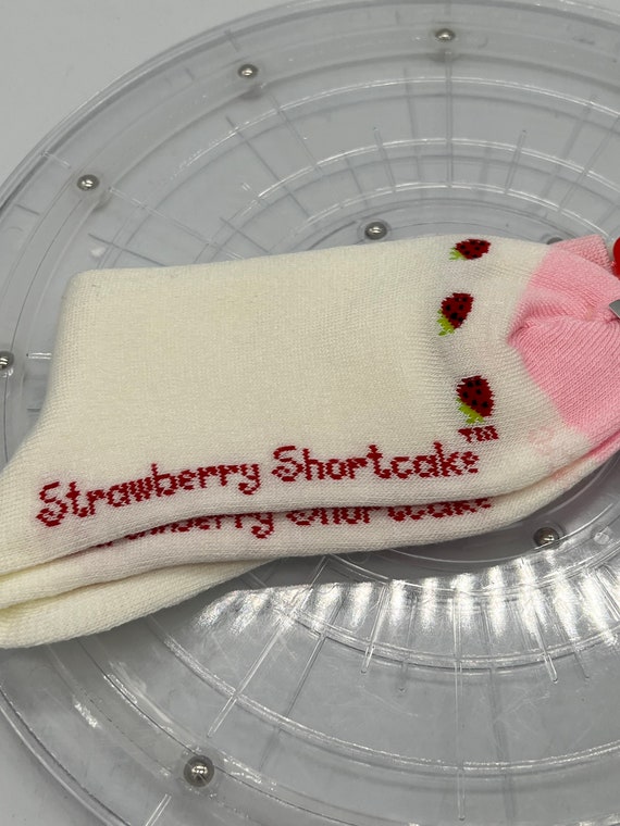 2002 Strawberry Shortcake Ladies Socks with Pink … - image 4
