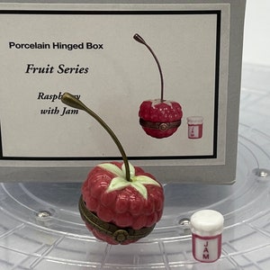 PHBヒンジBOXフルーツシリーズ*ミニチュアラズベリー コレクター品