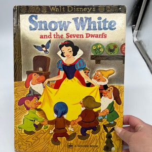 Vintage 1975 Walt Disney A Golden Book Snow White. Fairytale Books.