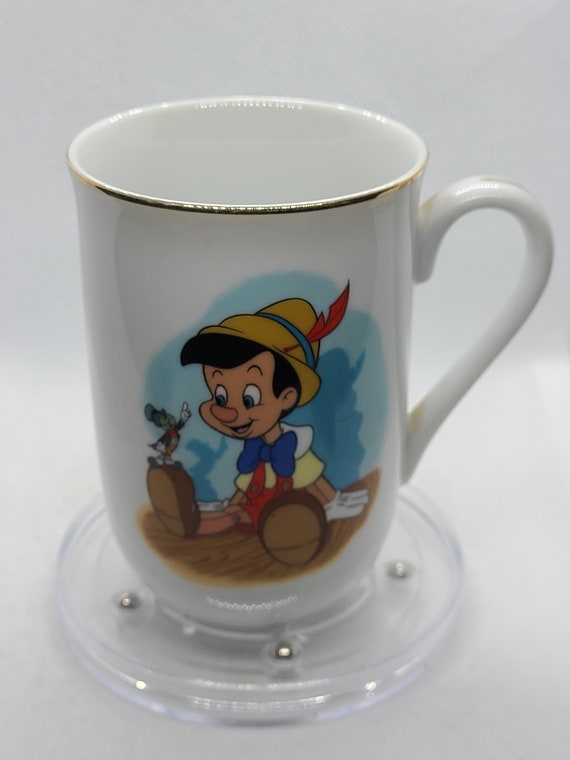 Tazze classiche della collezione vintage Walt Disney Pinocchio. -   Italia