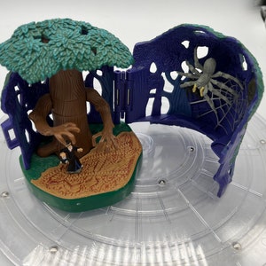 2001 Polly Pocket Whomping Willow and Forbidden Forest. Hard to Find!
