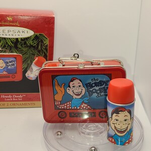 1999 Hallmark Keepsake Howdy Doody Show metalen lunchbox en thermoskerstmisornament.