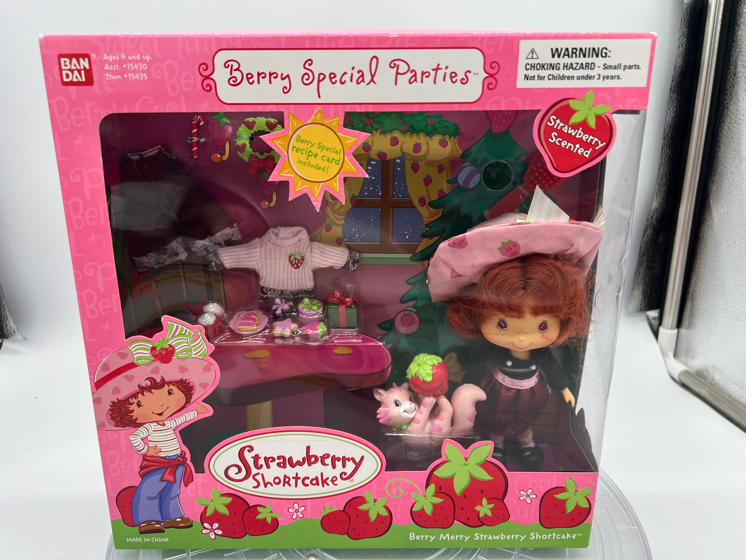 strawberry shortcake2002置物 2002 Strawberry Shortcake Christmas Doll: Berry Special Parties