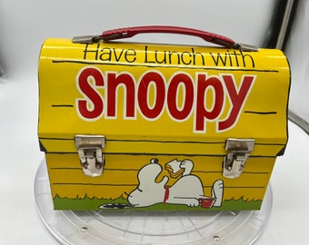 Vintage Metal Snoopy Dome Doghouse Lunch Box