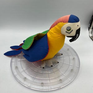1996 Handmade Creations El Salvador Tropical Macaw Bird Plush with Gripping Feet.
