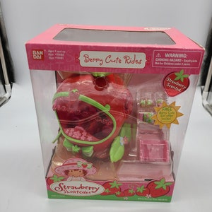 Vintage BAN DAI Strawberry Shortcake Berry Cute Rides Strawberry Fun Mobile. Mint in Box.