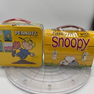 2000 School Days Peanuts Cartoon Comic Mini Metal Lunch Box and Snoopy Doghouse Metal Lunch box mint in pack! Sold Separately!