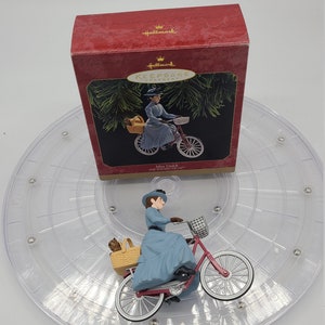 Hallmark Keepsake Wizard of Oz Miss. Gulch Christmas Ornament.