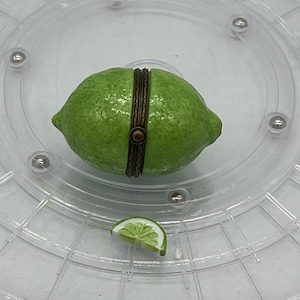 Midwest of Cannon Falls PHB Porcelain Hinged Box Fruit Series Lime Trinket Box with Slice of Lime Trinket.