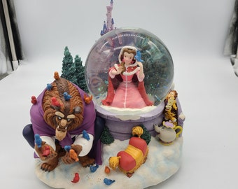 ディズニーヴィランズが光るミュージカル「スノードーム