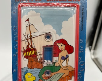 Cubierta para interruptor de luz de La Sirenita de Disney, ¡Nueva en su empaque original!