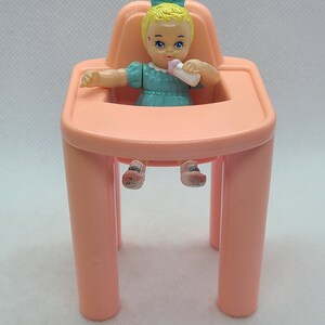 Cadeira alta para bebê Playskool Dollhouse dos anos 90. Bebê vendido separadamente!