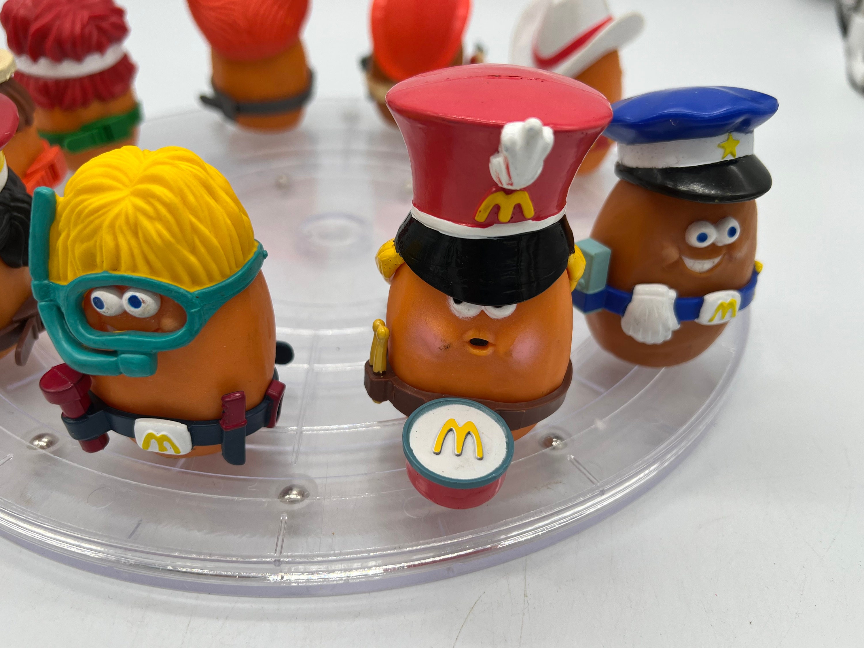 ケンケン　マクドナルド　大人気　ナゲットバディーズ15体　1988 1988年マクドナルドのチキンマックナゲットバディーズ。別売り