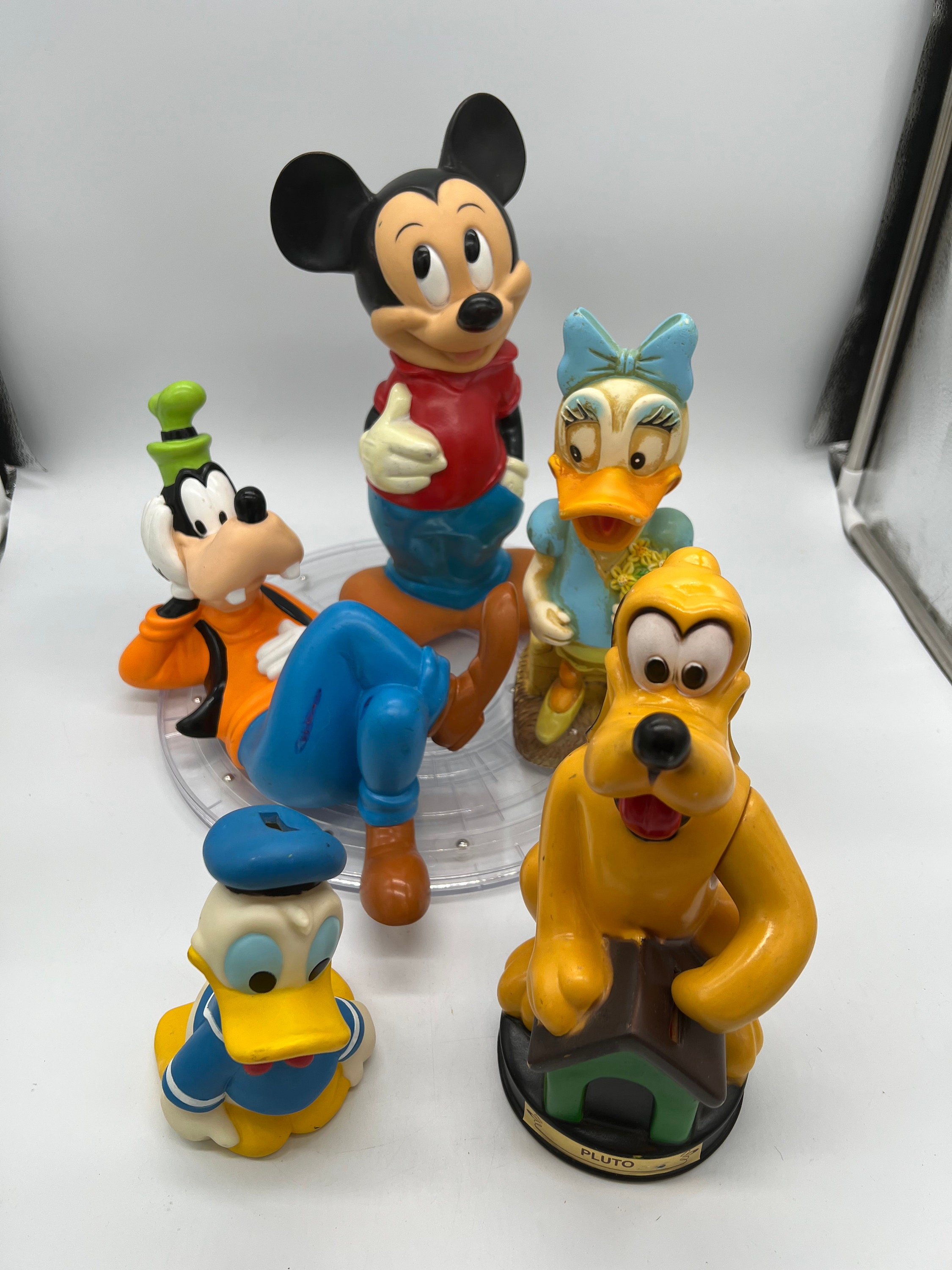 ヴィンテージディズニーのミッキーマウス、プルート、グーフィー