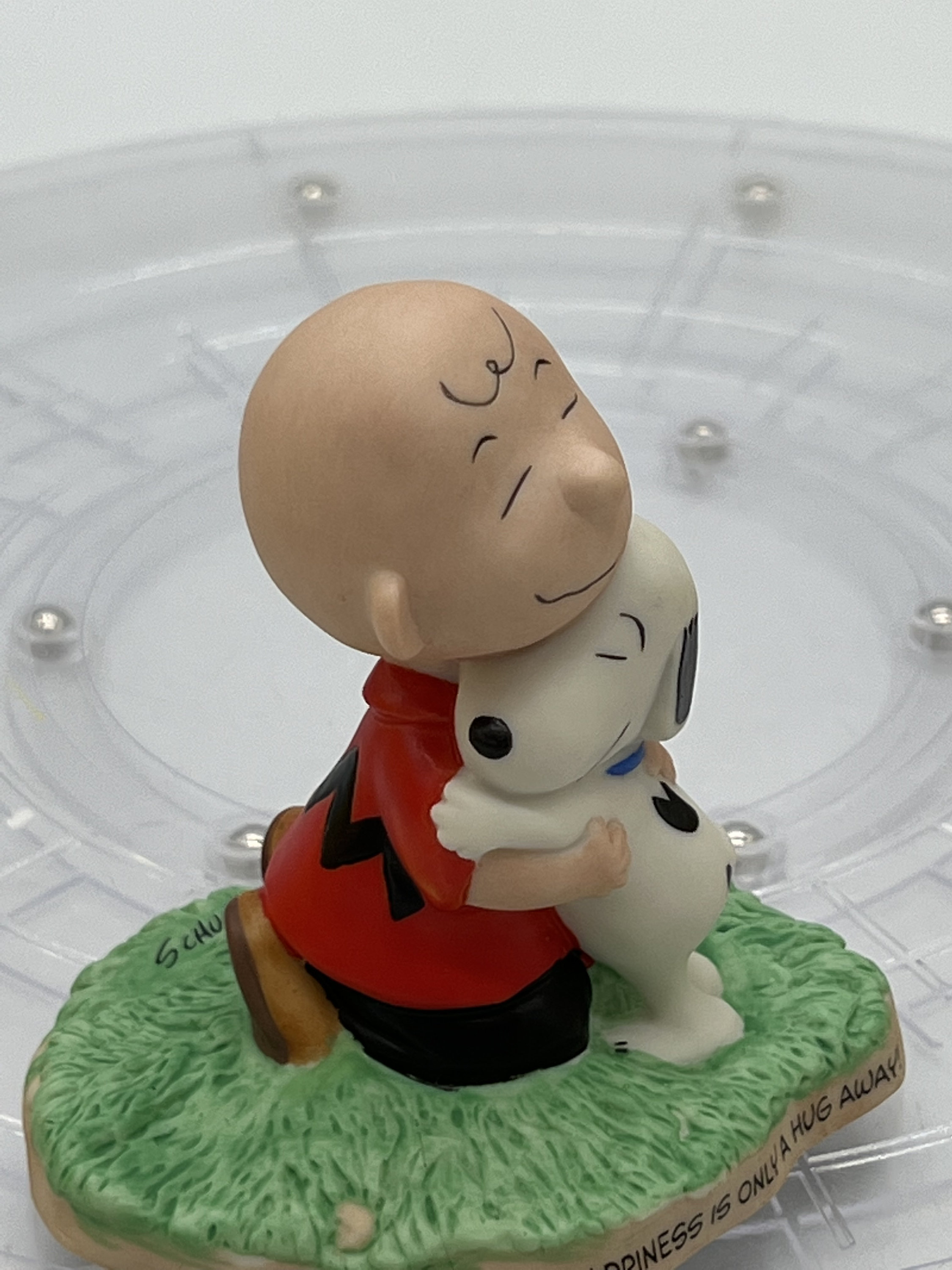 Vintage 2000 Peanuts Hallmark “hugs” Figurine, Limited Edition