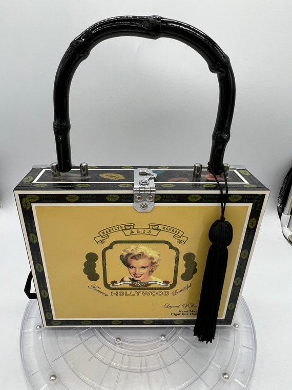 Marilyn Monroe Newspaper Print Black & White Purse Handbag Magnetic  Snap