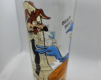 Vintage 1976 Warner Brothers Wile E. Coyote & Road Runner Glass - Etsy