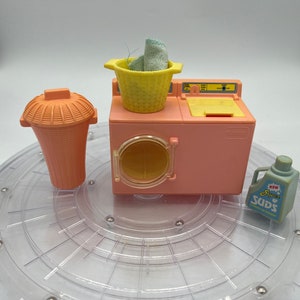 Lavadora e secadora Playskool Dollhouse vintage dos anos 90, cesto de roupa suja, cesto de roupa suja e sabão! Vendido separadamente!