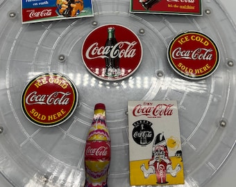 Letrero metálico vintage y más imanes para refrigerador de Coca-Cola. ¡Se venden por separado!
