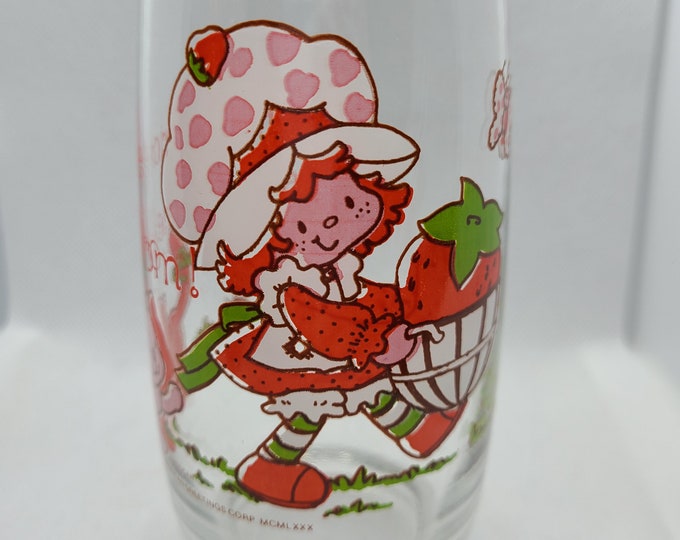 Vintage 1980s Strawberry Shortcake Drinking Glass.