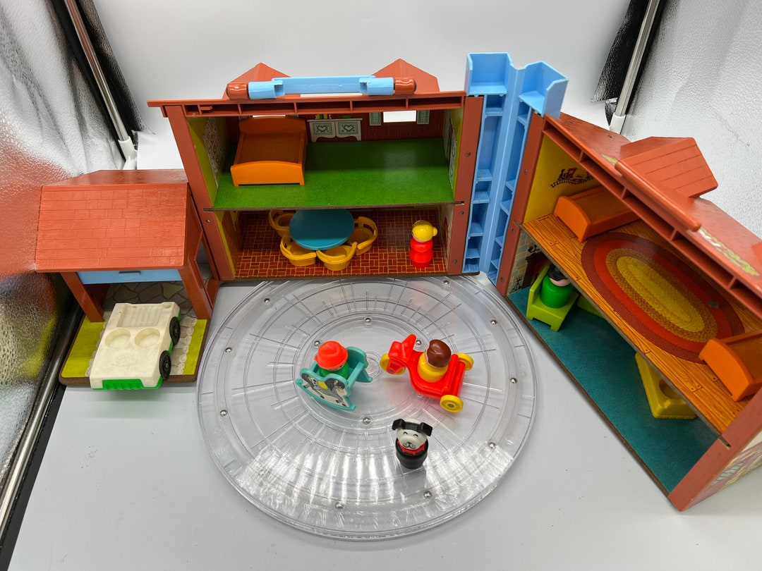 Vintage Fisher Price Cottage 80s Toy With Little People Vintage