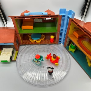 Vintage Fisher-Price Little People House. Collectable Toys. Antique Little People Playsets.