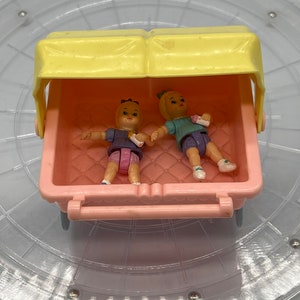 1990’s Playskool Dollhouse Double Stroller! Doesn’t included the babies!
