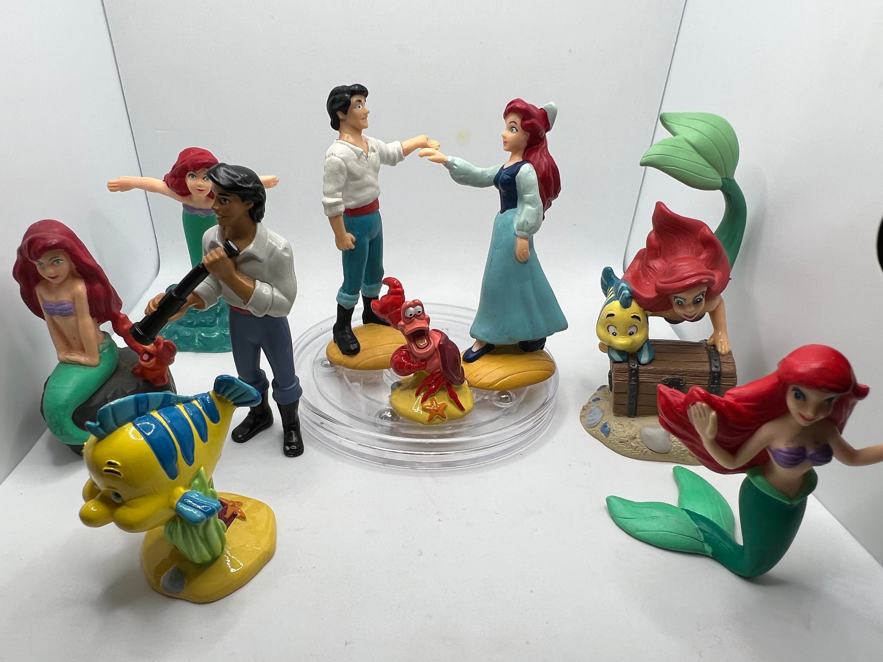 Disney Store Poupée Musicale Ariel, La Petite Sirène (2023) : :  Jeux et Jouets