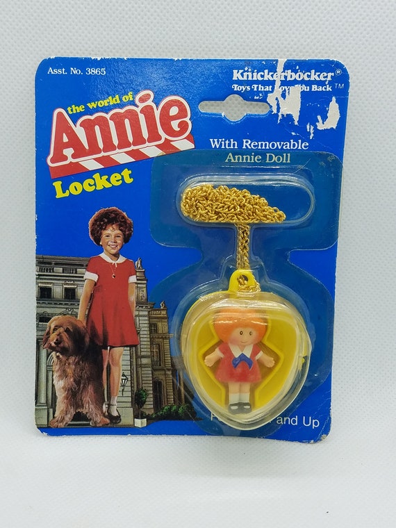 Vintage 1982 Knickerbocker Orphan Annie Locket. Th