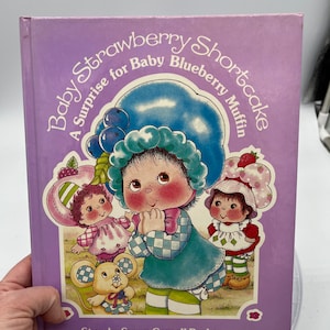 Vintage 1980s Baby Strawberry Shortcake A Surprise for Baby Blueberry Muffin Book.