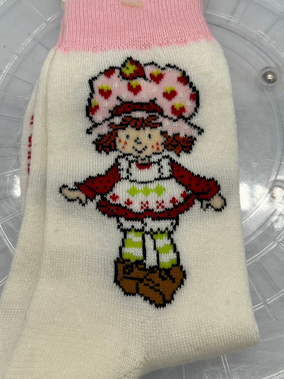 2002 Strawberry Shortcake Ladies Socks with Pink … - image 7