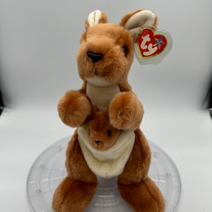 1998 TY Beanie Buddy Pouch Kangaroo with Hang Tag and Tush Tag. New old stock!