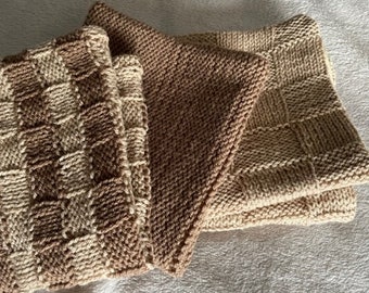 Zestaw posewek na poduszke robionych na drutach