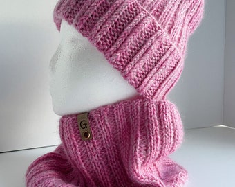 Set of hat and neck wrap. pink, purple and heather-grey set. Handknitted hats. Handmade.