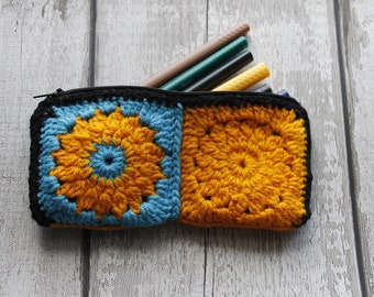 Crochet cosmetic bag, small bag, hand crochet pouch, granny square crochet bag, zipper pouch, crochet purse, boho accessory