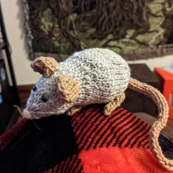 A Mouse for Your House - KNITTING PATTERN ONLY