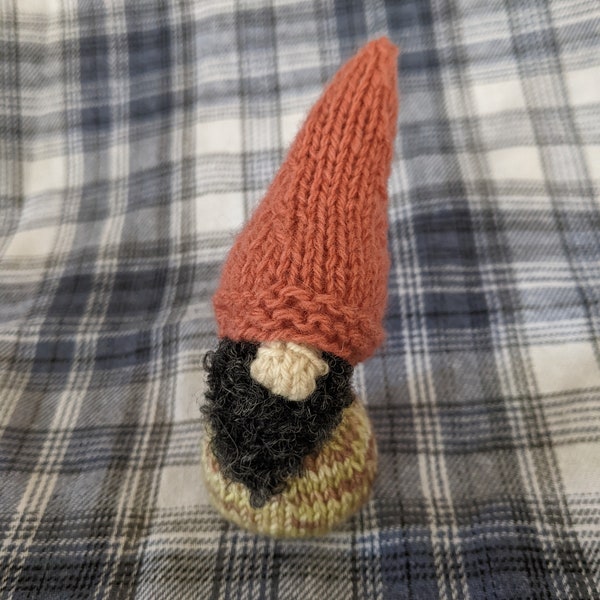Mini Gnome- KNITTING PATTERN ONLY