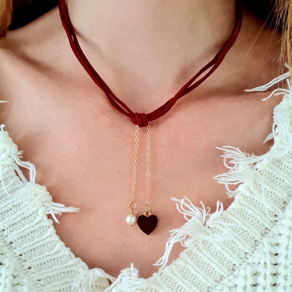 Collier coeur rouge et perle blanche avec cordon rouge