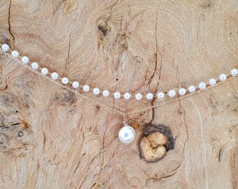 Double row necklace in white pearls
