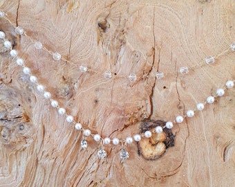 Collier double rang en perles blanches et cristallines