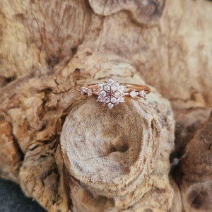 Rose gold snowflake ring image 1